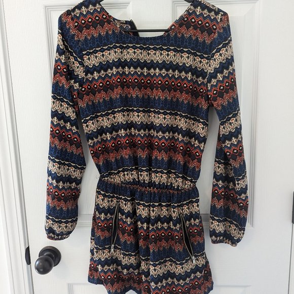 Small Long sleeved Patterned Rhomper - Picture 1 of 6